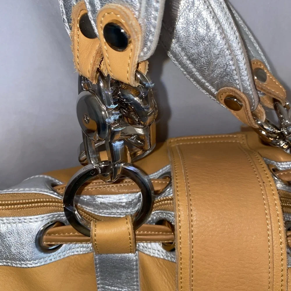 Gustto Leather Tote